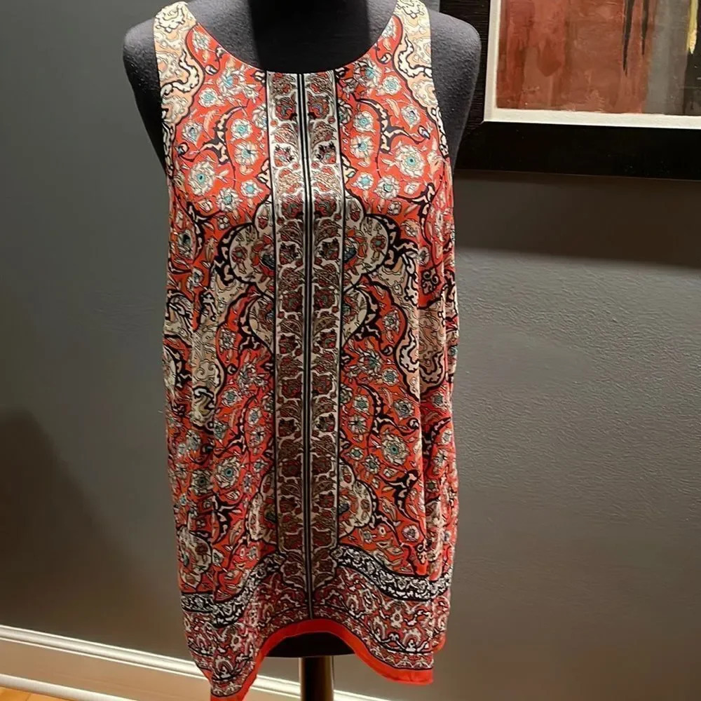Max studio shades of coral/black print lined tank. Medium.